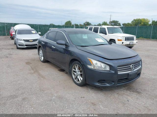  Salvage Nissan Maxima