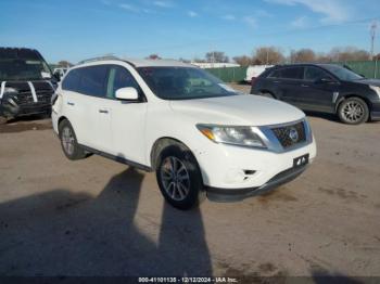  Salvage Nissan Pathfinder