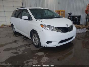  Salvage Toyota Sienna