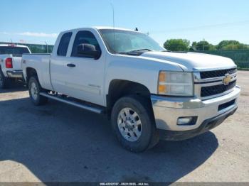  Salvage Chevrolet Silverado 2500