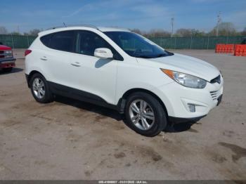  Salvage Hyundai TUCSON