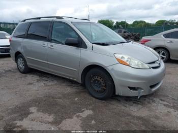 Salvage Toyota Sienna