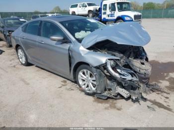  Salvage Chrysler 200
