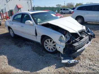  Salvage Lincoln Towncar