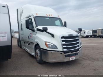  Salvage Freightliner New Cascadia 126