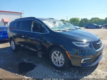  Salvage Chrysler Pacifica