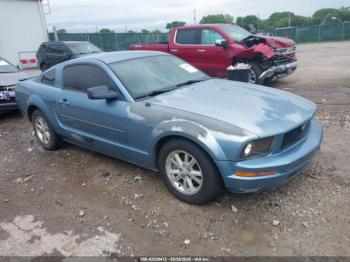  Salvage Ford Mustang