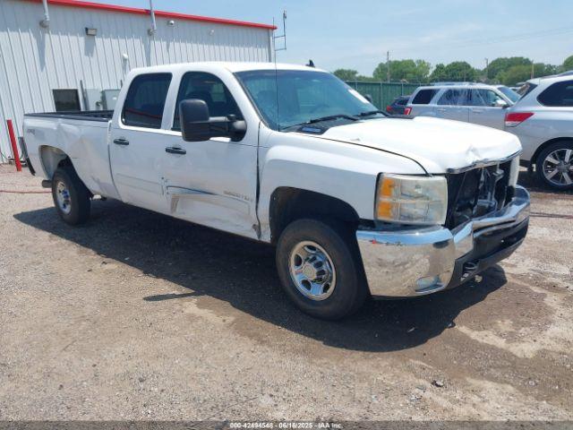  Salvage Chevrolet Silverado 2500