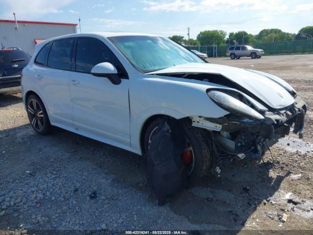  Salvage Porsche Cayenne