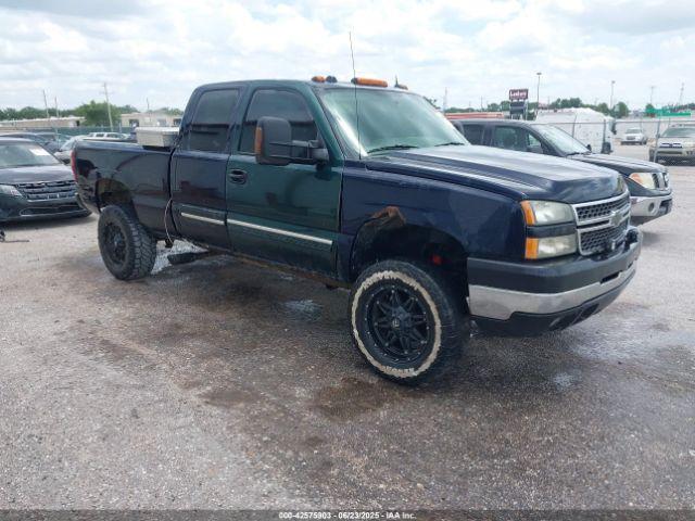  Salvage Chevrolet Silverado 2500