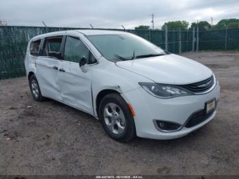  Salvage Chrysler Pacifica
