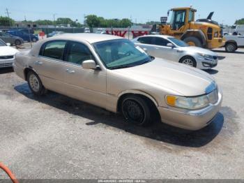  Salvage Lincoln Towncar