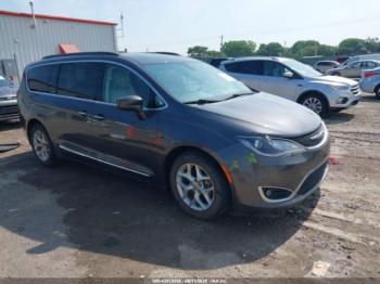  Salvage Chrysler Pacifica