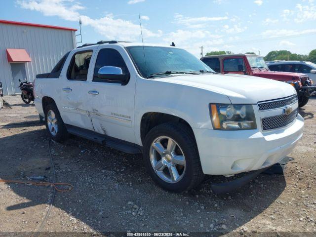  Salvage Chevrolet Avalanche 1500
