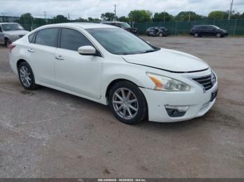  Salvage Nissan Altima