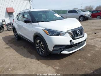  Salvage Nissan Kicks