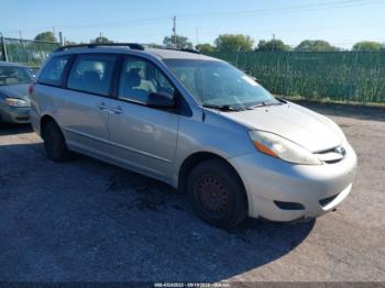  Salvage Toyota Sienna