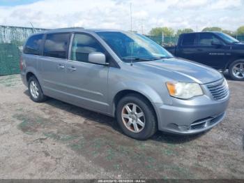  Salvage Chrysler Town & Country