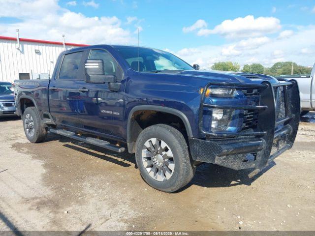  Salvage Chevrolet Silverado 2500