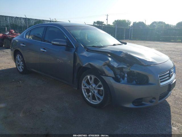  Salvage Nissan Maxima
