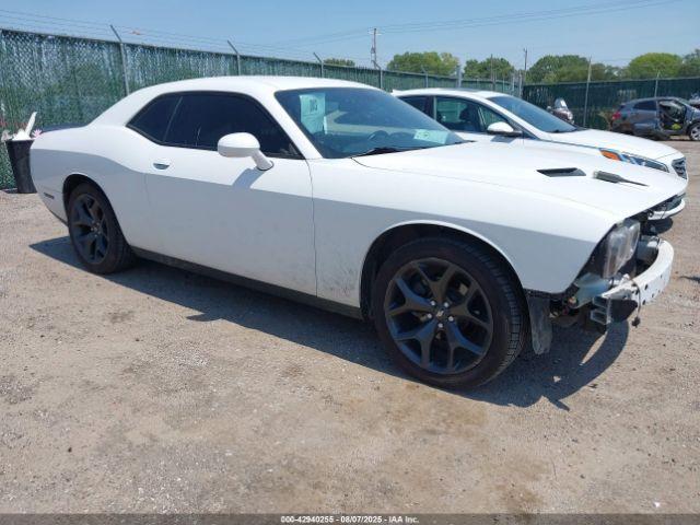  Salvage Dodge Challenger