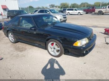  Salvage Ford Mustang