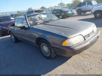  Salvage Ford Mustang