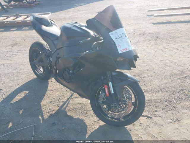  Salvage Kawasaki Zx1002