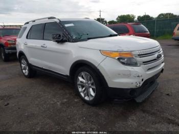  Salvage Ford Explorer