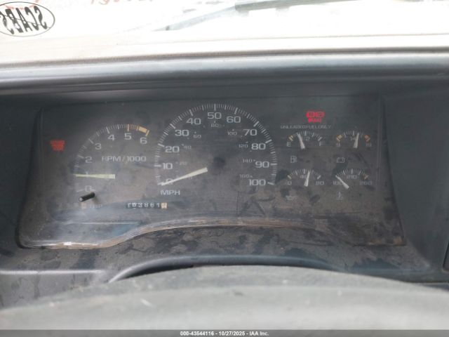 Chevrolet C3500 Chassis Image 7