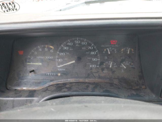 Chevrolet C3500 Chassis Image 7