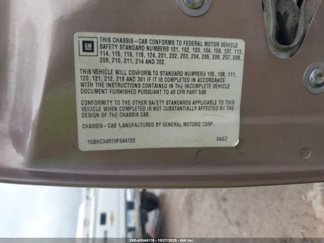 Chevrolet C3500 Chassis Image 11