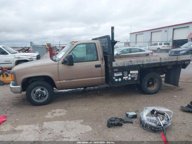 Chevrolet C3500 Chassis Image 14