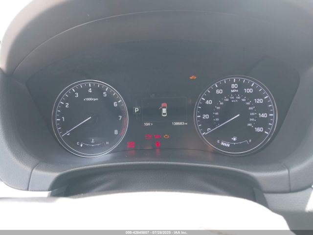 Hyundai Genesis 3.8 Image 8