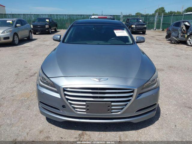 Hyundai Genesis 3.8 Image 12