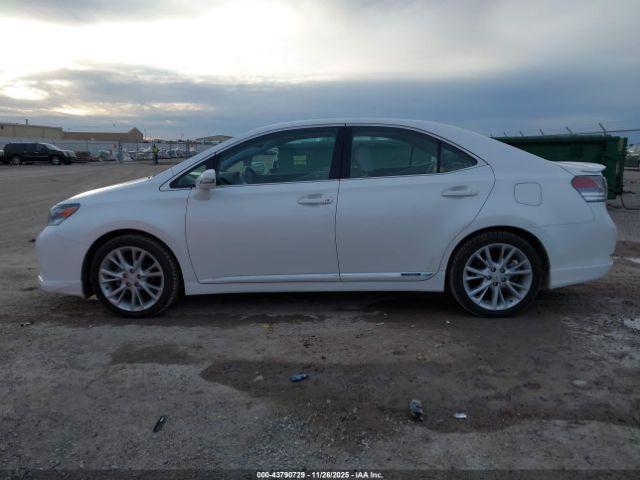Lexus HS 250h Premium Image 16