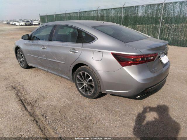 Toyota Avalon Xle Image 4