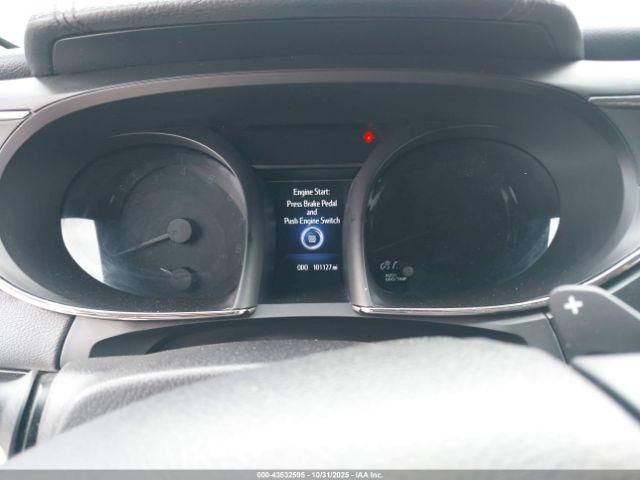 Toyota Avalon Xle Image 8