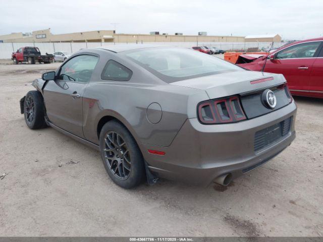 Ford Mustang V6 Image 3
