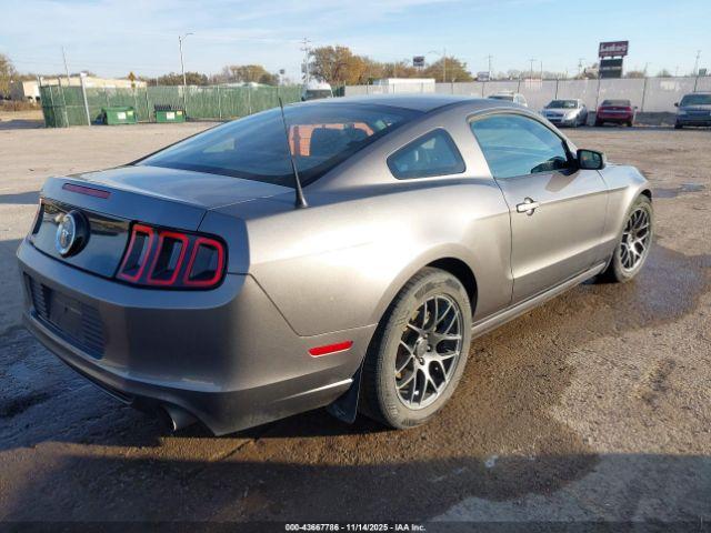 Ford Mustang V6 Image 11