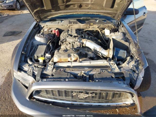 Ford Mustang V6 Image 10