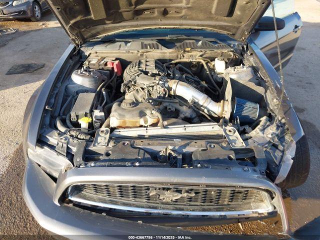 Ford Mustang V6 Image 10