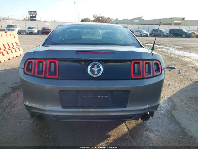 Ford Mustang V6 Image 15