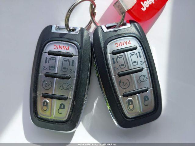 Chrysler Pacifica Touring-l Image 12