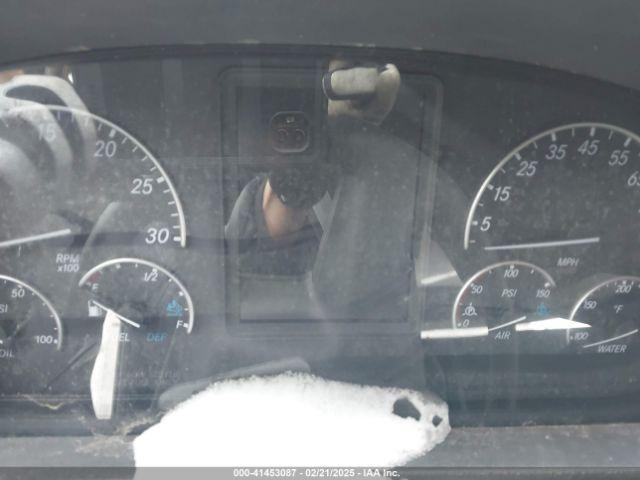 Freightliner M2 106 Medium Duty Image 16