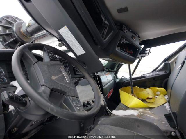 Freightliner M2 106 Medium Duty Image 18