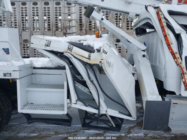 Freightliner M2 106 Medium Duty Image 13