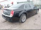 Chrysler 300 Limited Image 2