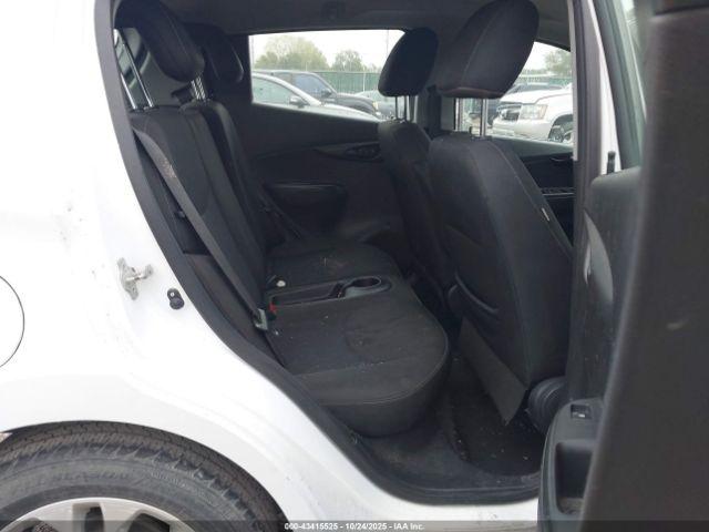 Chevrolet Spark Fwd 1lt Automatic Image 10