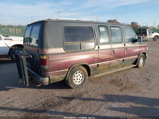 Ford Econoline E150 Van Image 4